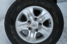 Бронированное колесо зима шип Toyota Land Cruiser 100